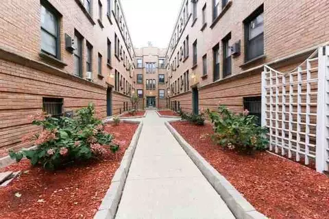 821 W Cornelia Ave #216, Chicago, IL 60657