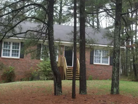 995 Walker Place Dr, Lithia Springs, GA 30122
