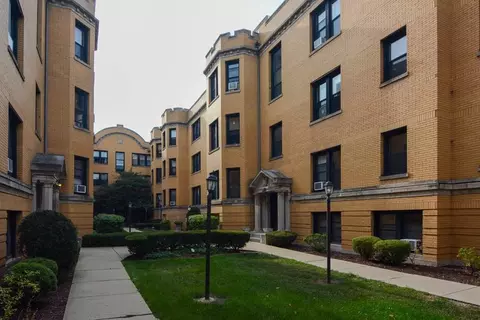 2426 N Sawyer Ave #1W, Chicago, IL 60647