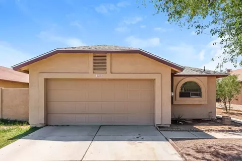8938 N 64th Ln, Glendale, AZ 85302