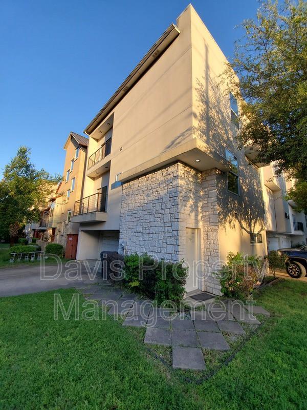 1726 Matilda St, Dallas, TX 75206 22 Photos MLS 44748301 Movoto