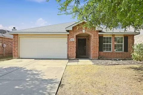 8820 Elk Creek Ln, Fort Worth, TX 76123