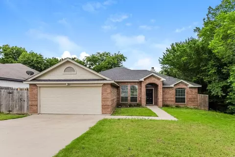 317 Dupont Cir, Fort Worth, TX 76134
