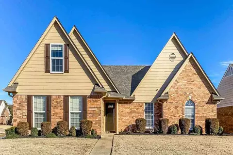 8052 Mary Payton Dr, Southaven, MS 38671