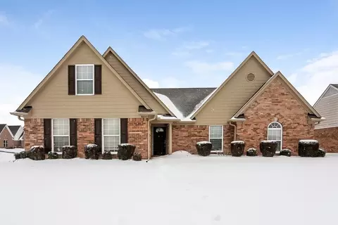 8052 Mary Payton Dr, Southaven, MS 38671