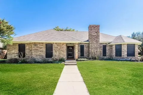 7709 Harmony Dr, Fort Worth, TX 76133