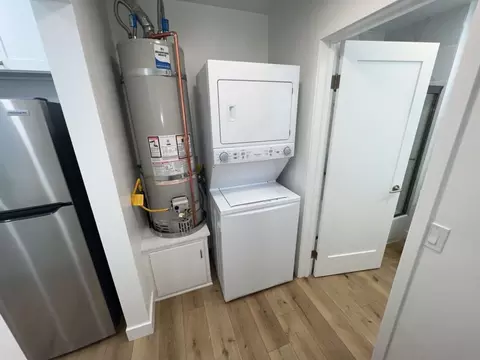 325 Elmwood Ave, Burbank, CA 91502 photo 12