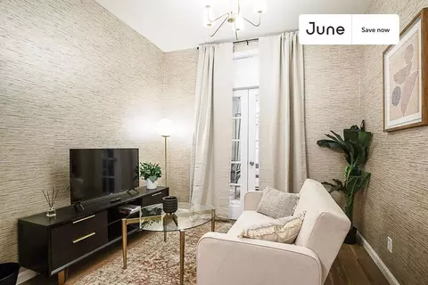 439 W 48th St #a, New York, NY 10036