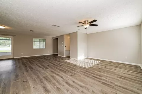 643 Pine Forest Dr, Brandon, FL 33511 photo 5