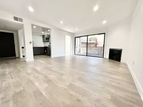 11941 Weddington St #102, Valley Village, CA 91607