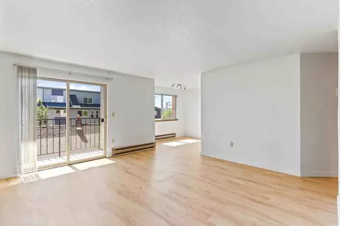4253 7th Ave NE, Seattle, WA 98105