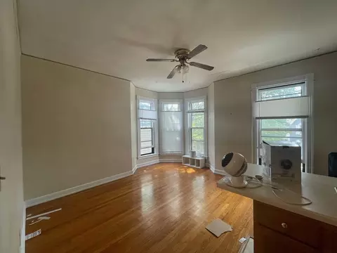 1830 N Oakland Ave, Milwaukee, WI 53202