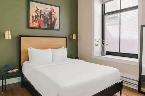 17 S Wabash Ave, Chicago, IL 60603