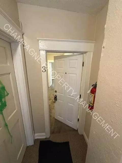 4046 Mcgee St, Kansas City, MO 64111