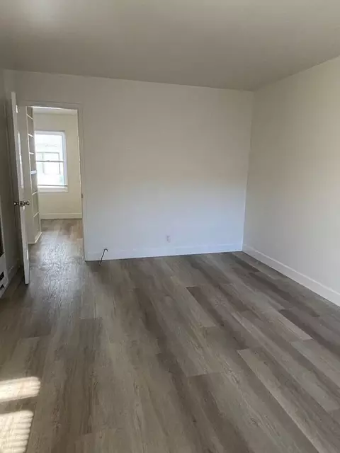 915 Freeman Ave, Long Beach, CA 90804
