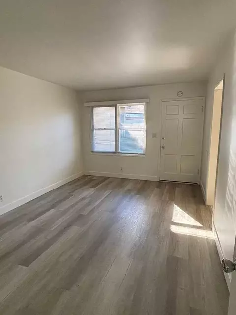 915 Freeman Ave, Long Beach, CA 90804