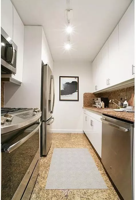 300 E 75th St, New York, NY 10021