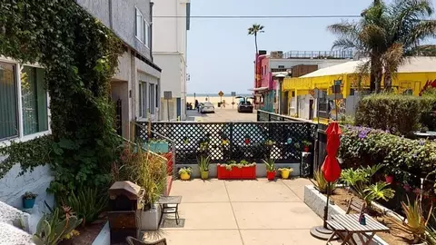 14 Wavecrest Ave, Los Angeles, CA 90291