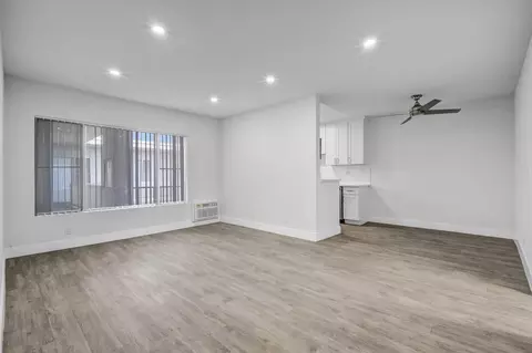 2233 S Ridgeley Dr #303, Los Angeles, CA 90016