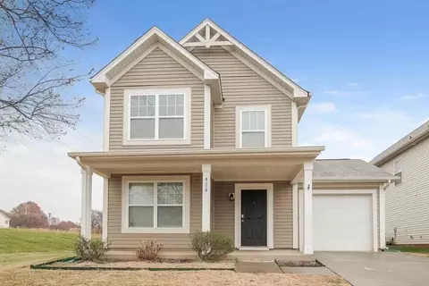 916 Harrier Rd, Charlotte, NC 28216