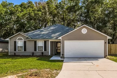 1368 High Plains Dr W, Jacksonville, FL 32218