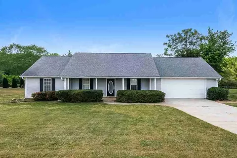 372 Kay Dr, Winder, GA 30680