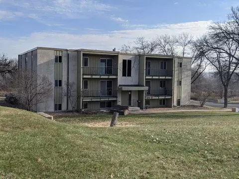 1120 Bryant Ave #1120-103, South Saint Paul, MN 55075