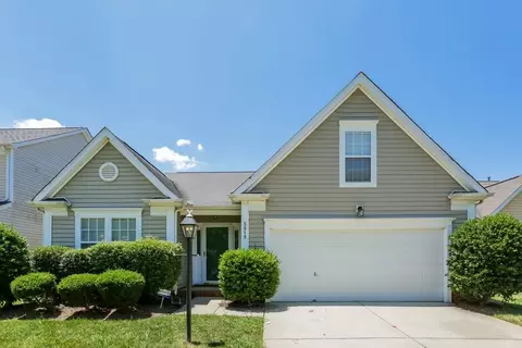 5819 Waverly Lynn Ln, Charlotte, NC 28269