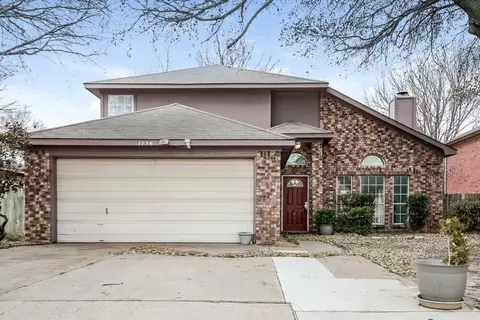 1156 Highland Station Dr, Saginaw, TX 76131