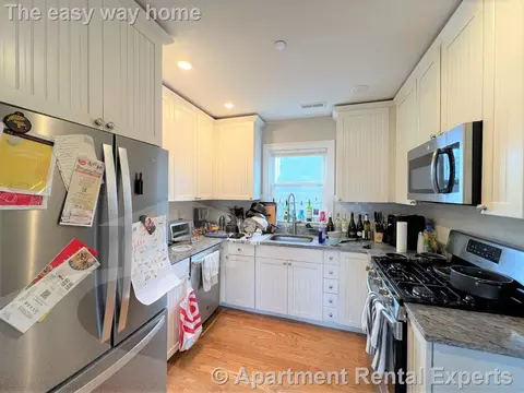 183 River St #2, Cambridge, MA 02139