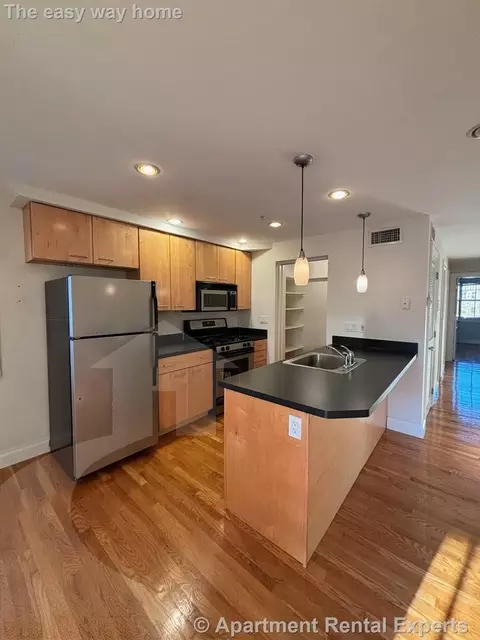 1110 Massachusetts Ave #3, Cambridge, MA 02138