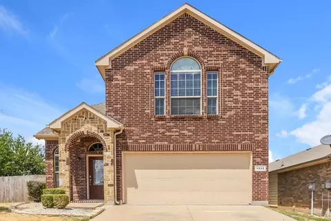 1032 Sunderland Ln, Fort Worth, TX 76134