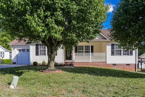 610 Helms Dr, Lowell, NC 28098