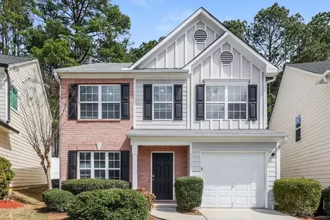 9422 Lakeview Rd, Union City, GA 30291