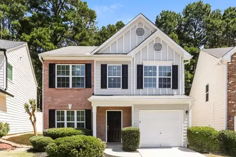9422 Lakeview Rd, Union City, GA 30291