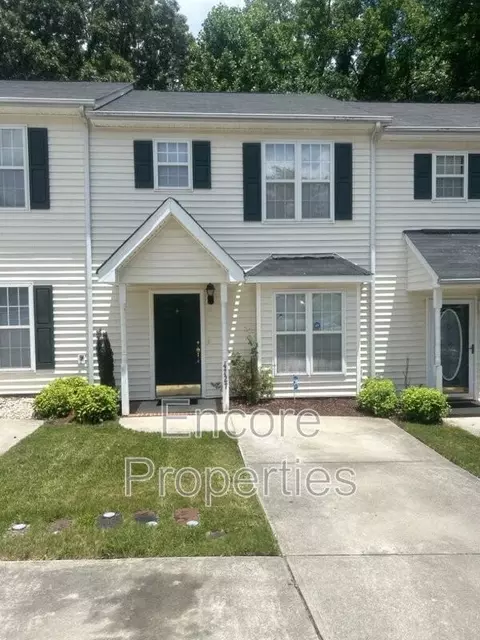 4727 Tanglewood Oaks St, Raleigh, NC 27610