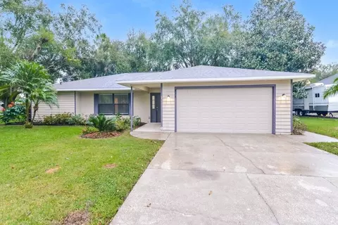 336 Shorewood Dr, Tavares, FL 32778