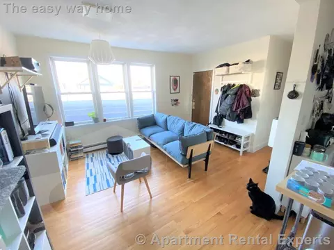 187 Brookline St #2, Cambridge, MA 02139