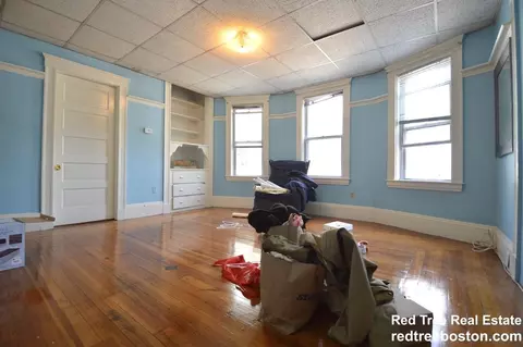 63 Easton St #1, Boston, MA 02134