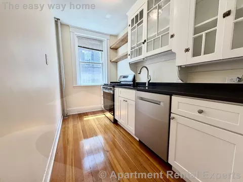 13 Ellery St #1, Cambridge, MA 02138