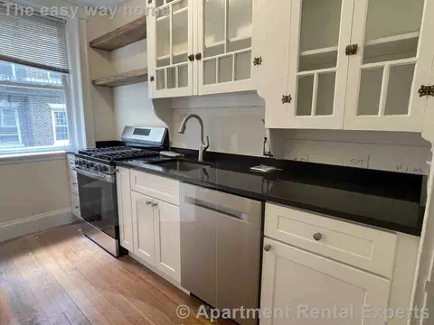 13 Ellery St #1, Cambridge, MA 02138