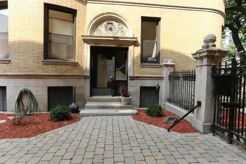 1220 N Dearborn St #01, Chicago, IL 60610