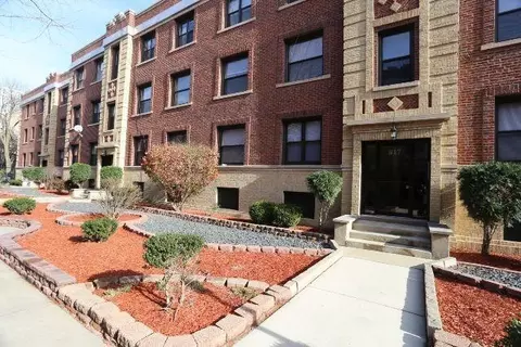 825 W Waveland Ave #2S, Chicago, IL 60613