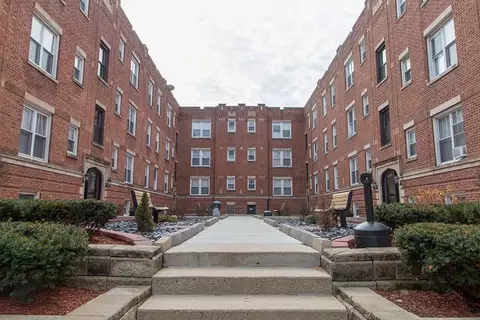 953 W Cornelia Ave #1B, Chicago, IL 60657