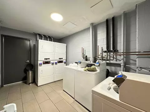 1220 N La Salle Dr #4E, Chicago, IL 60610