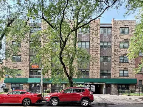660 W Wrightwood Ave #511, Chicago, IL 60614