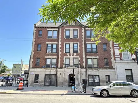 3345 N Marshfield Ave #406, Chicago, IL 60657
