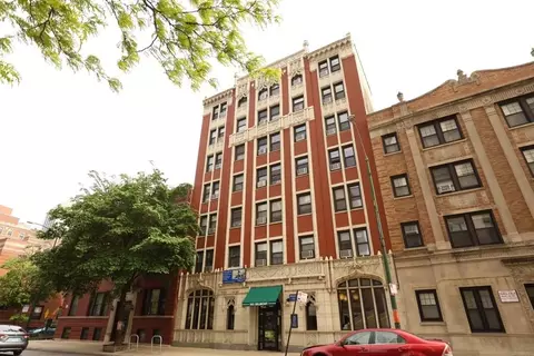 505 W Belmont Ave #2I, Chicago, IL 60657