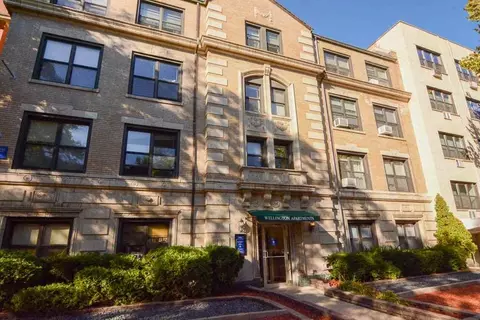 540 W Wellington Ave #203, Chicago, IL 60657