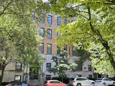 627 W Oakdale Ave #4, Chicago, IL 60657